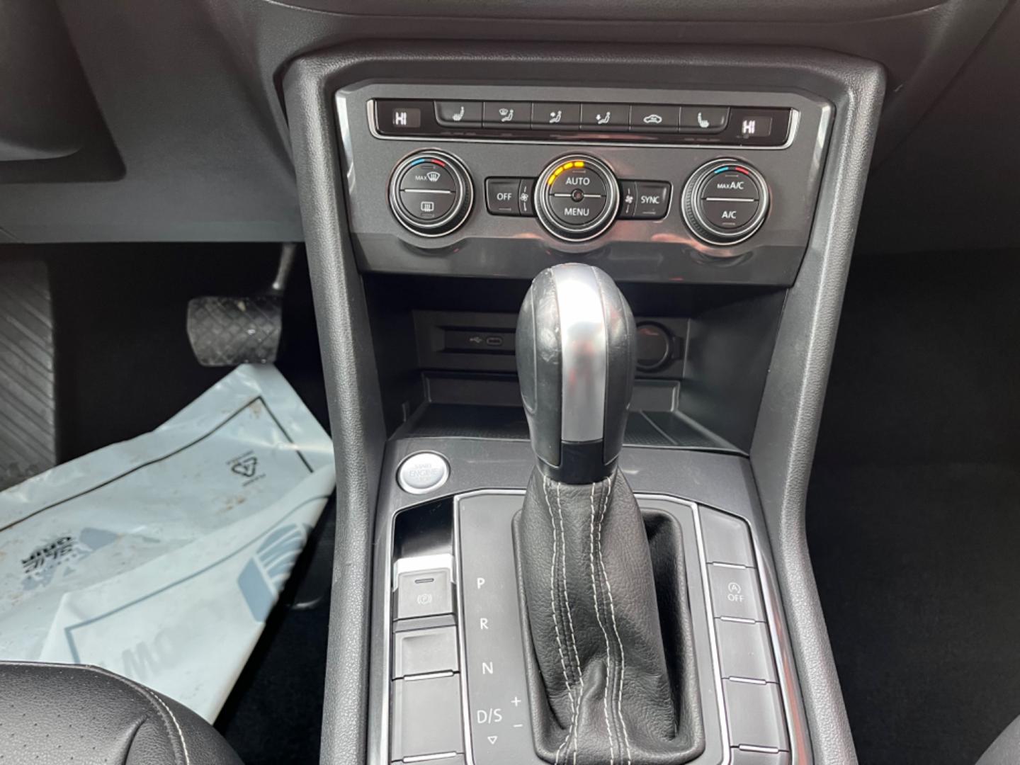 2021 Silver Volkswagen Tiguan SE 4Motion AWD (3VV2B7AXXMM) with an 2.0L L4 DOHC 16V TURBO engine, 8A transmission, located at 1960 Industrial Drive, Wasilla, 99654, (907) 274-2277, 61.573475, -149.400146 - Photo#19